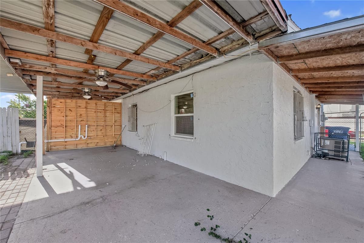 1909 GREEN STREET — photo 18 of 37