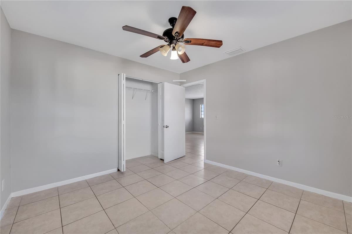 1909 GREEN STREET — photo 13 of 37