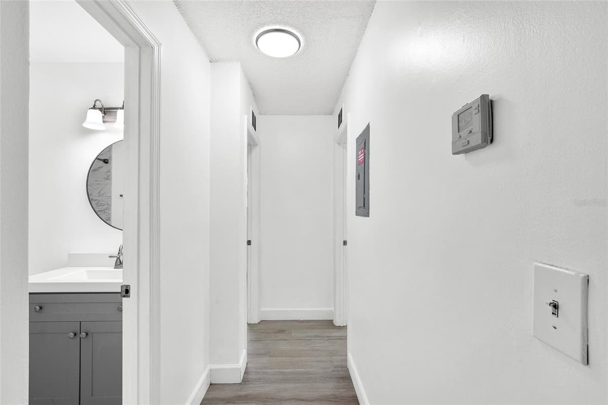 8017 PARENTAL CIRCLE ROAD — photo 10 of 37