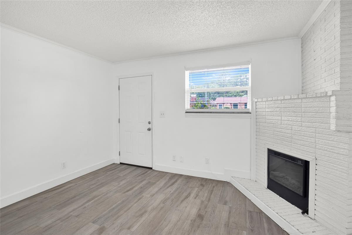 8017 PARENTAL CIRCLE ROAD — photo 6 of 37