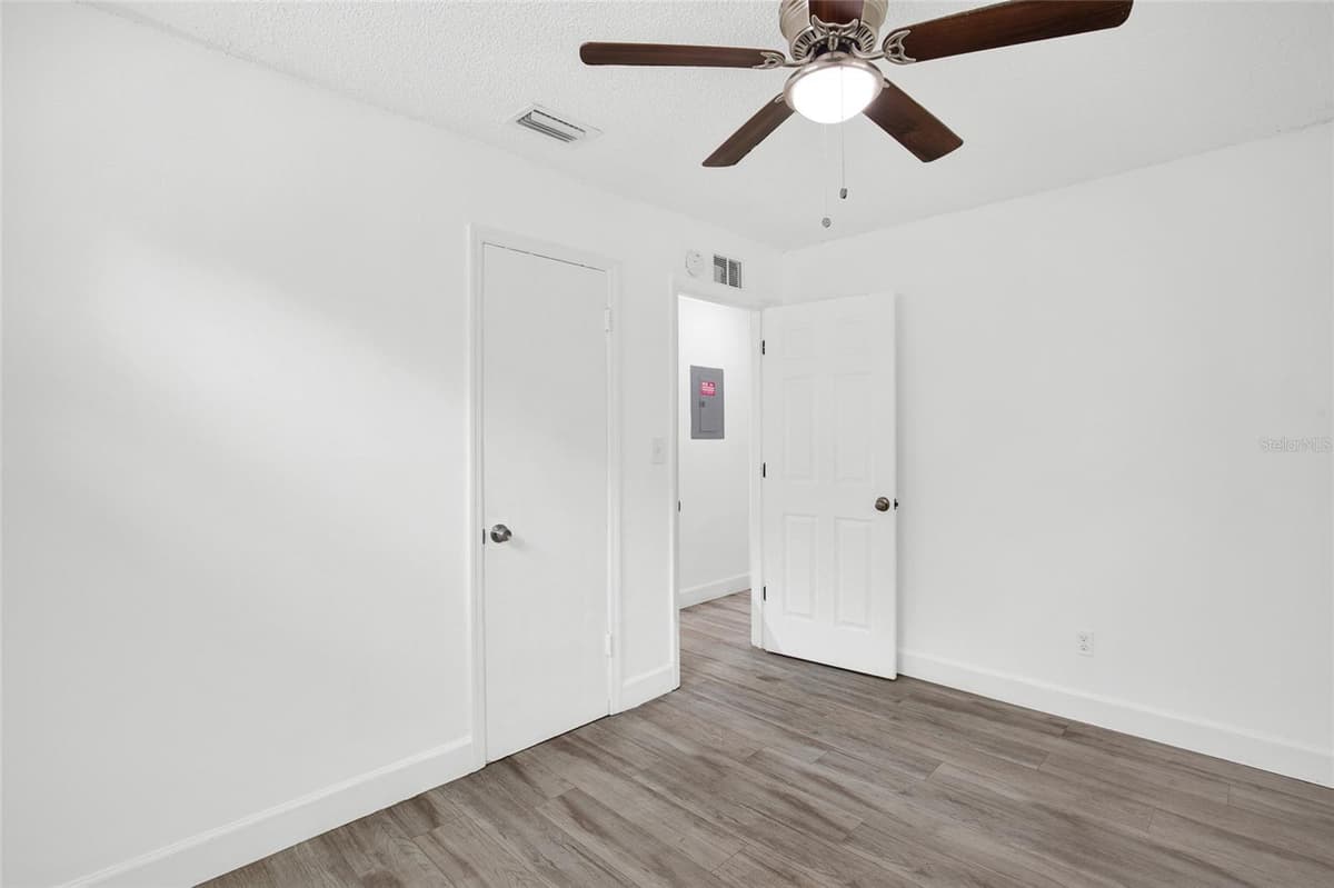 8017 PARENTAL CIRCLE ROAD — photo 15 of 37