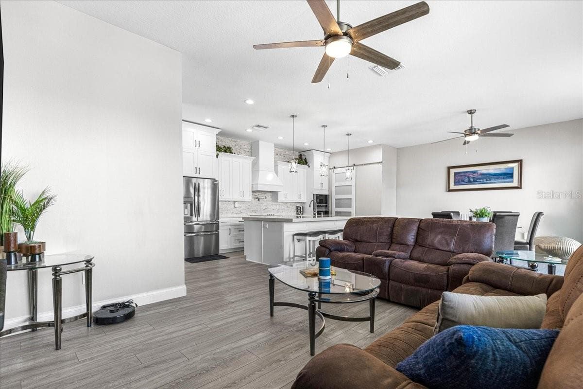 6812 DRIFTWOOD DRIVE — photo 12 of 57