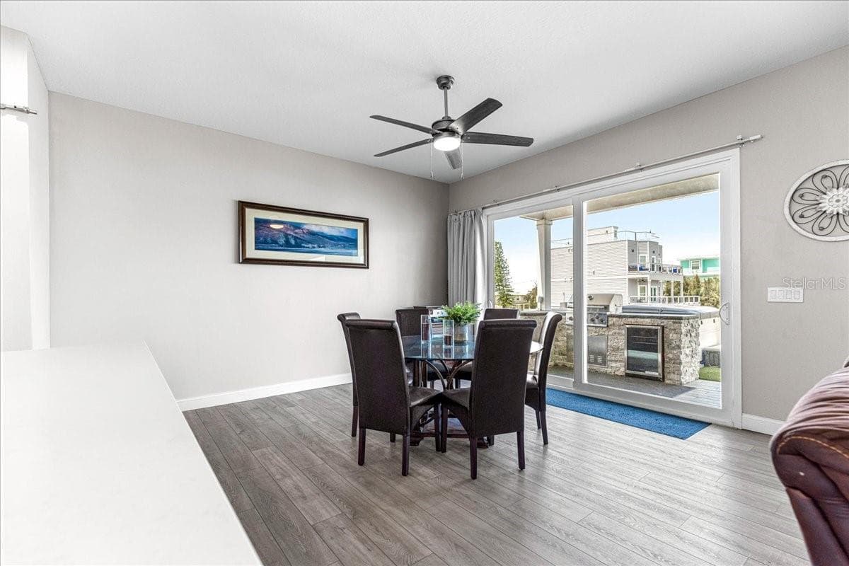 6812 DRIFTWOOD DRIVE — photo 14 of 57