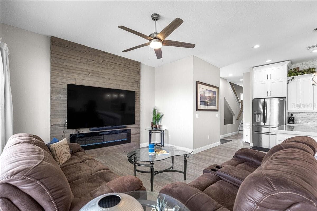 6812 DRIFTWOOD DRIVE — photo 11 of 57