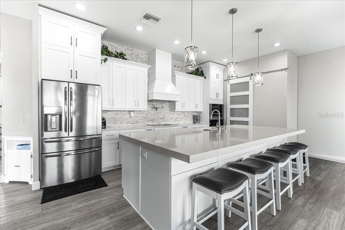 6812 DRIFTWOOD DRIVE — photo 8 of 57