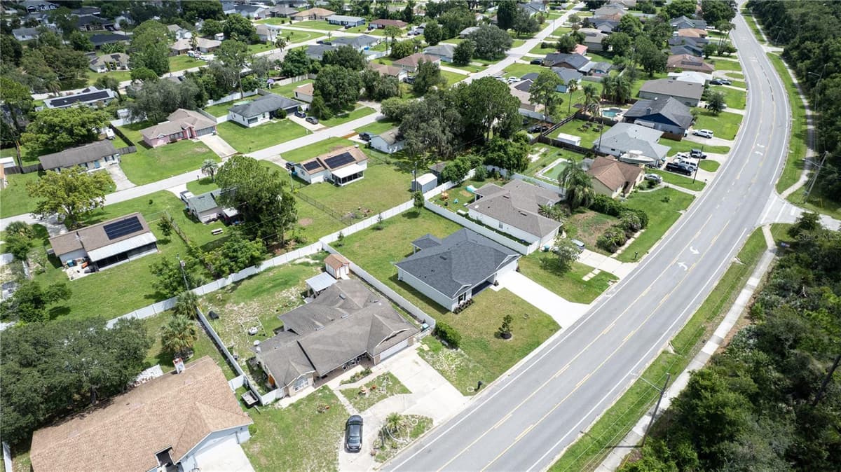 1592 NORMANDY BOULEVARD — photo 3 of 27