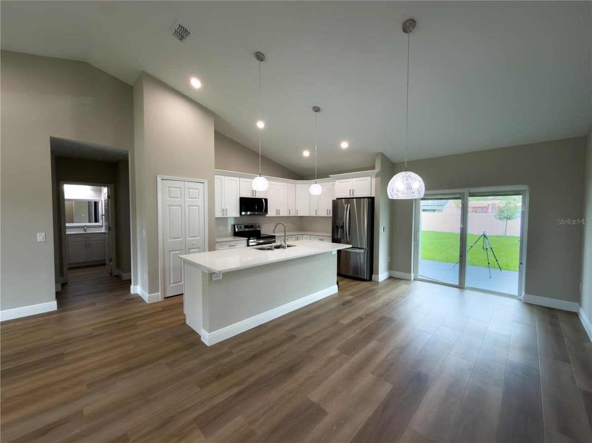 1592 NORMANDY BOULEVARD — photo 12 of 27
