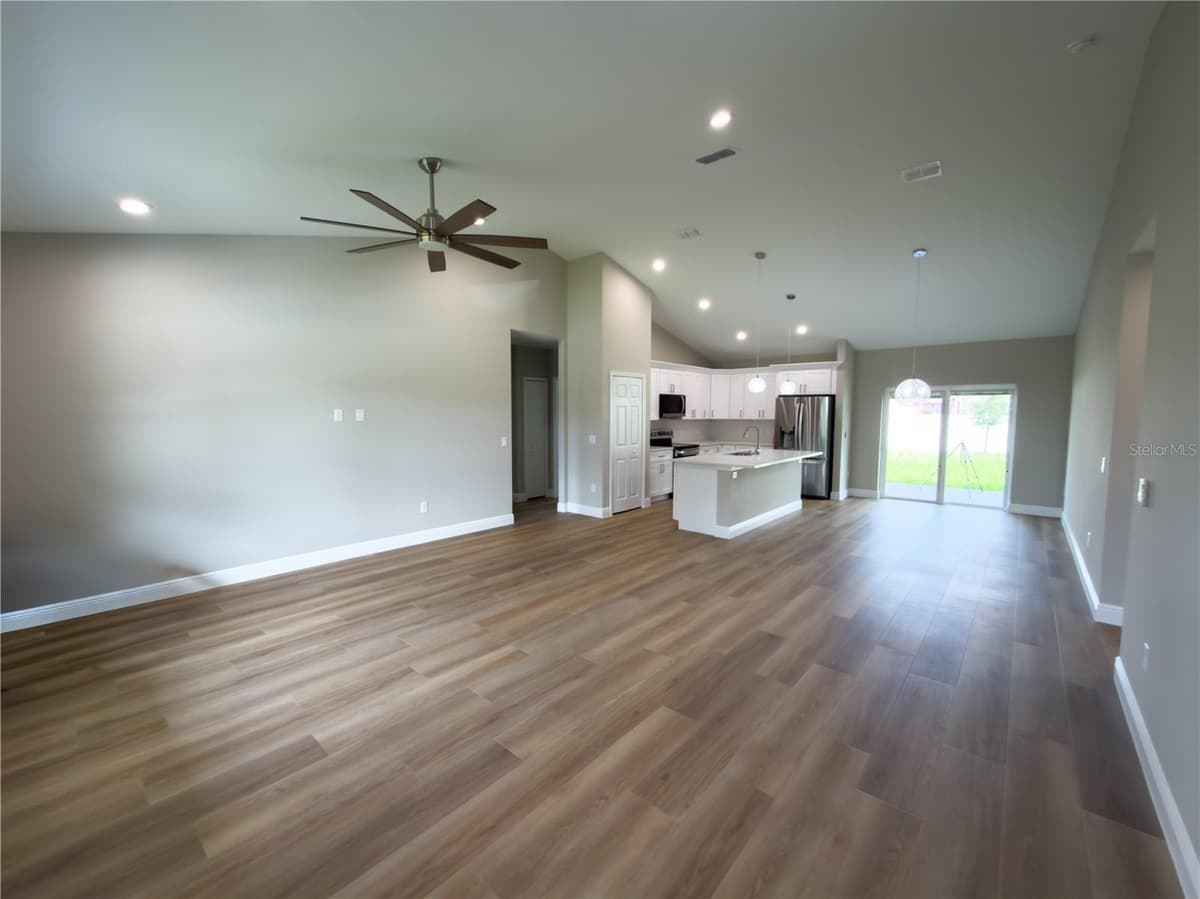 1592 NORMANDY BOULEVARD — photo 11 of 27