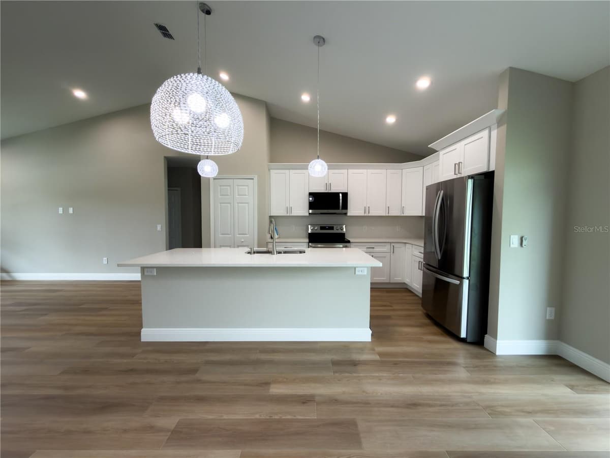 1592 NORMANDY BOULEVARD — photo 13 of 27