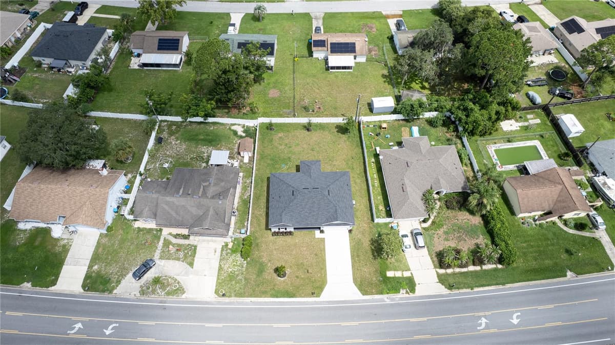 1592 NORMANDY BOULEVARD — photo 2 of 27