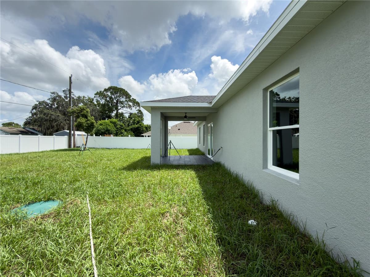 1592 NORMANDY BOULEVARD — photo 8 of 27