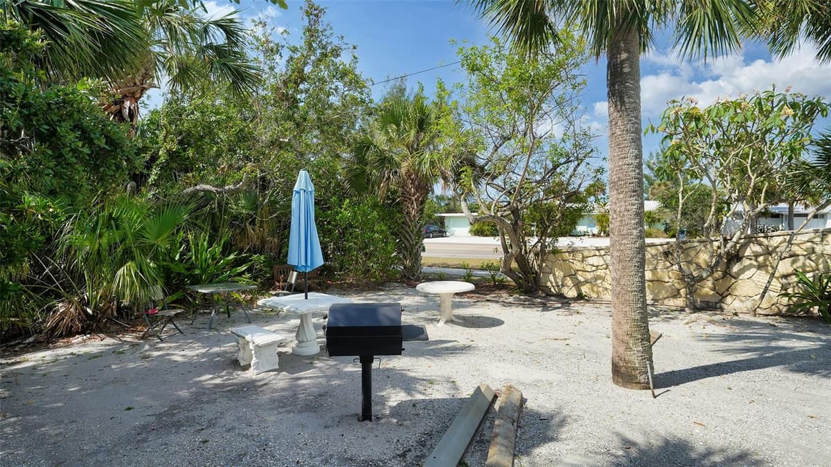 2850 GULF OF MEXICO DRIVE — photo 27 of 37