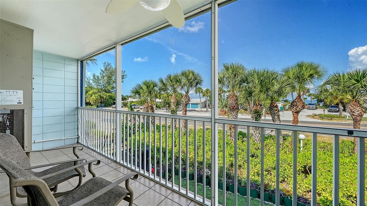 2850 GULF OF MEXICO DRIVE — photo 12 of 37