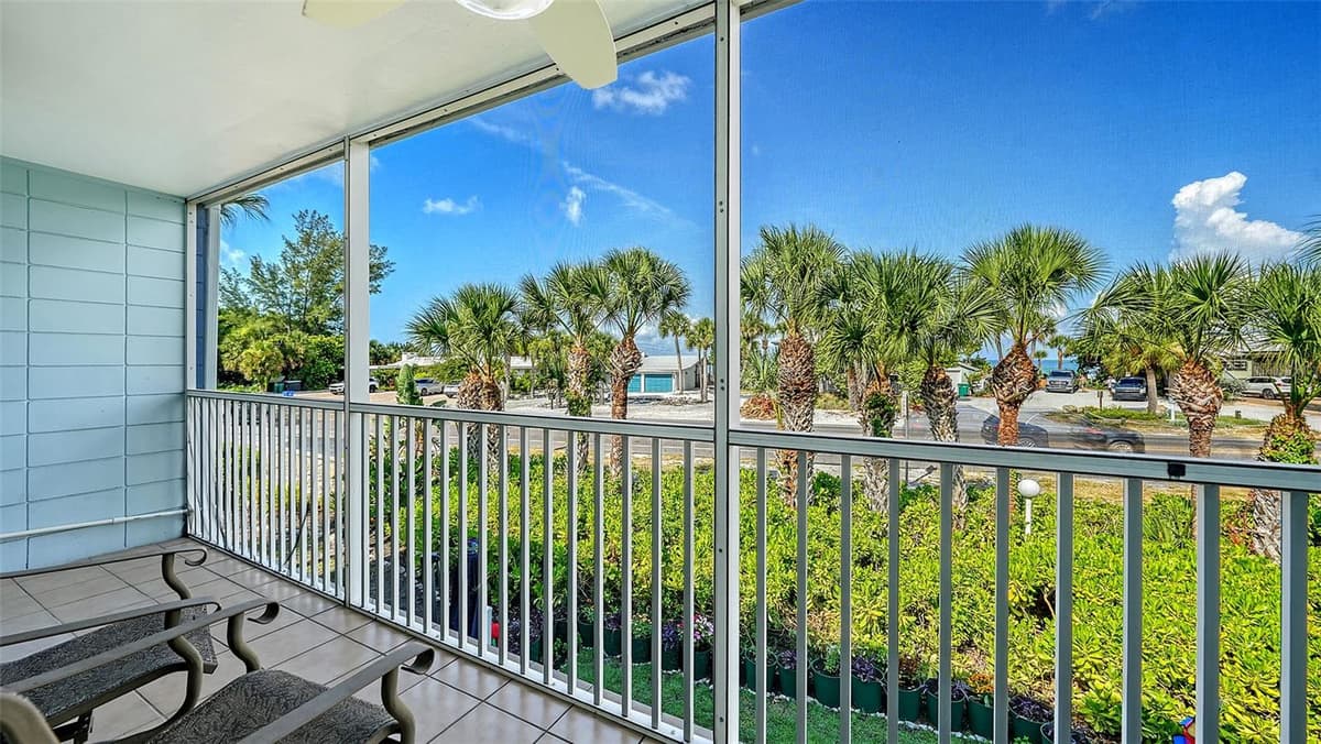 2850 GULF OF MEXICO DRIVE — photo 11 of 37