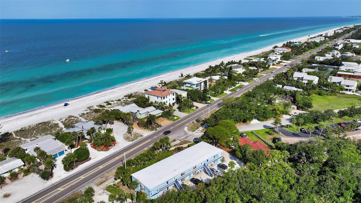 2850 GULF OF MEXICO DRIVE — photo 3 of 37
