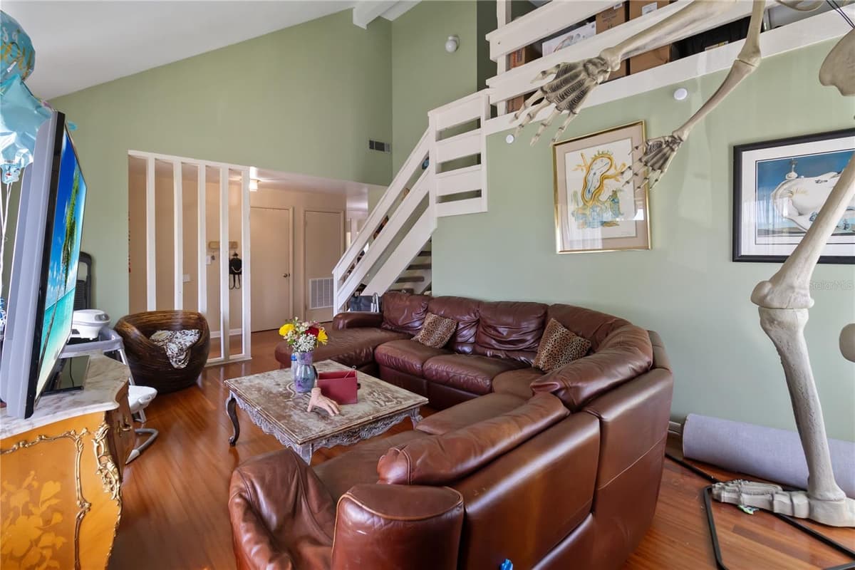 440 ORIENTA POINT STREET — photo 9 of 22