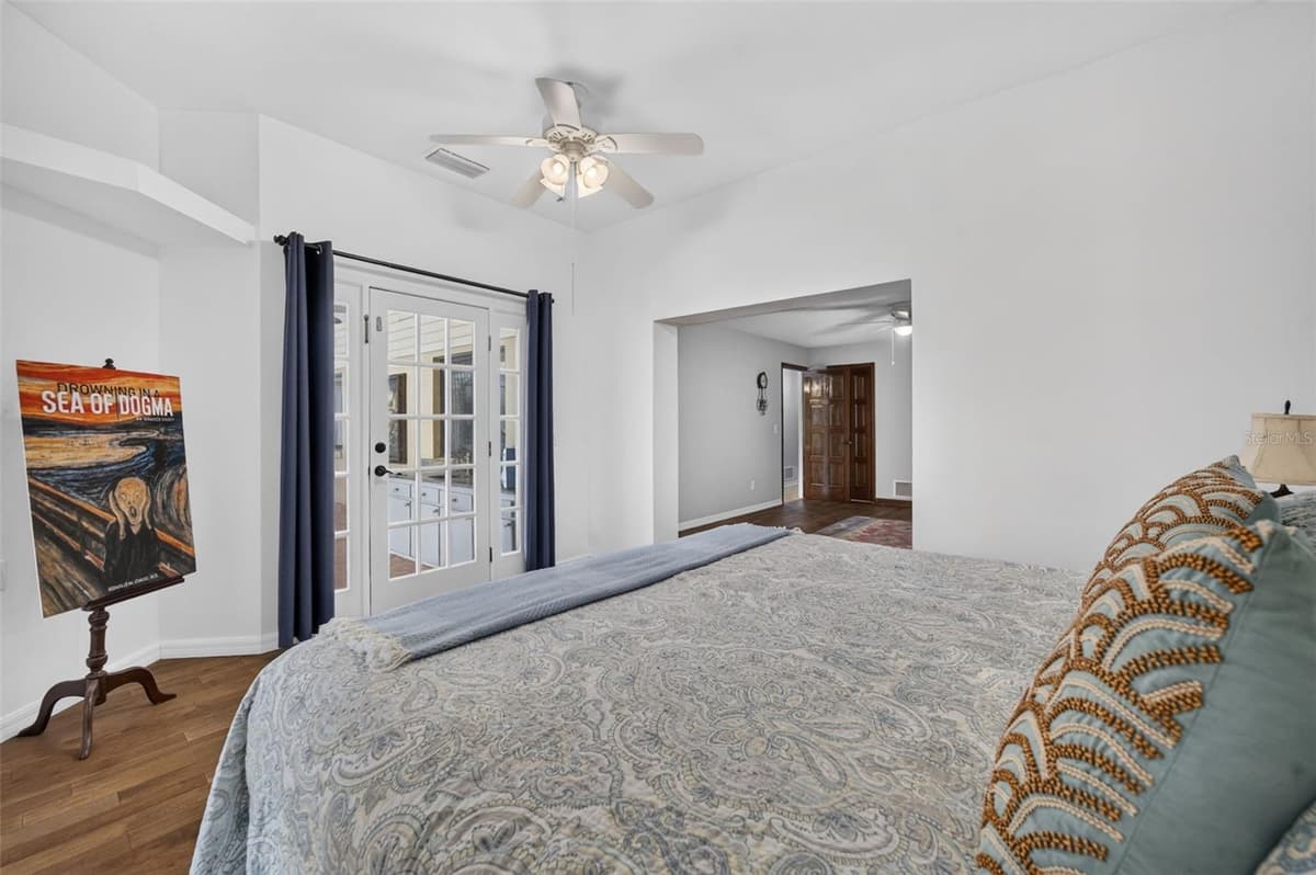 551 RYLANE STREET — photo 19 of 47