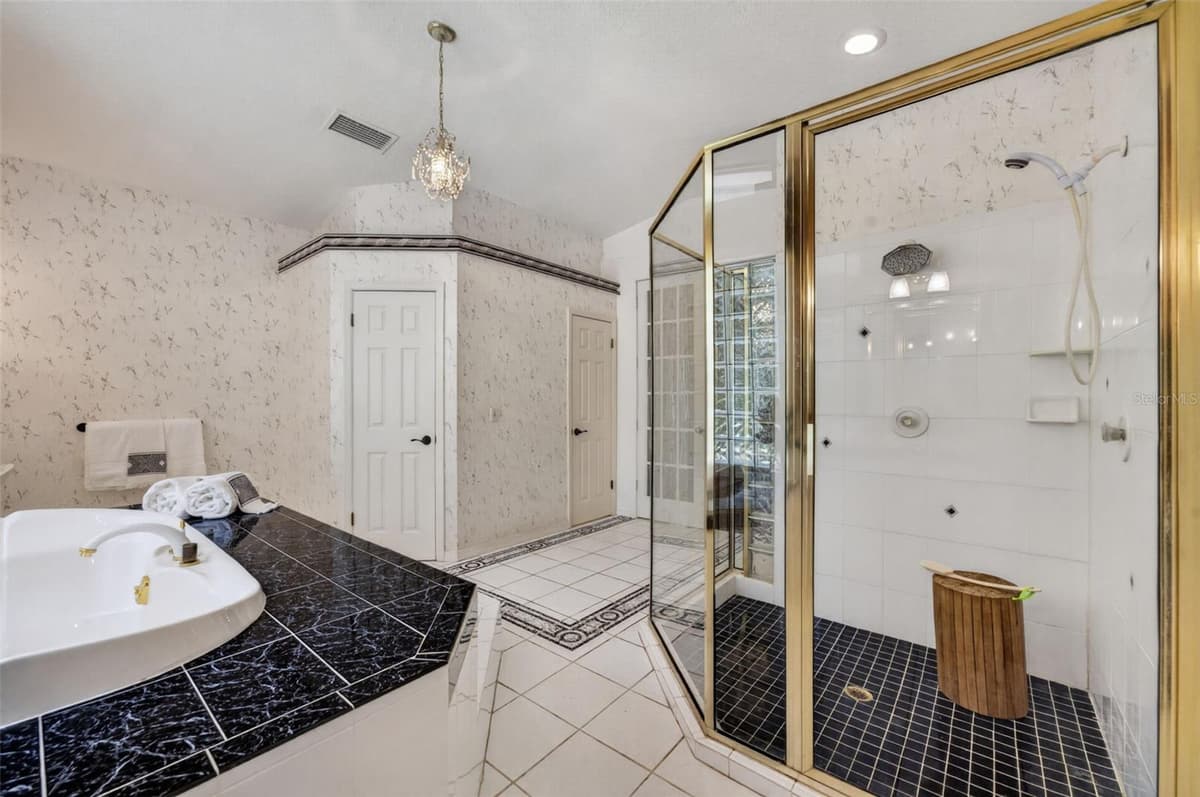551 RYLANE STREET — photo 28 of 47