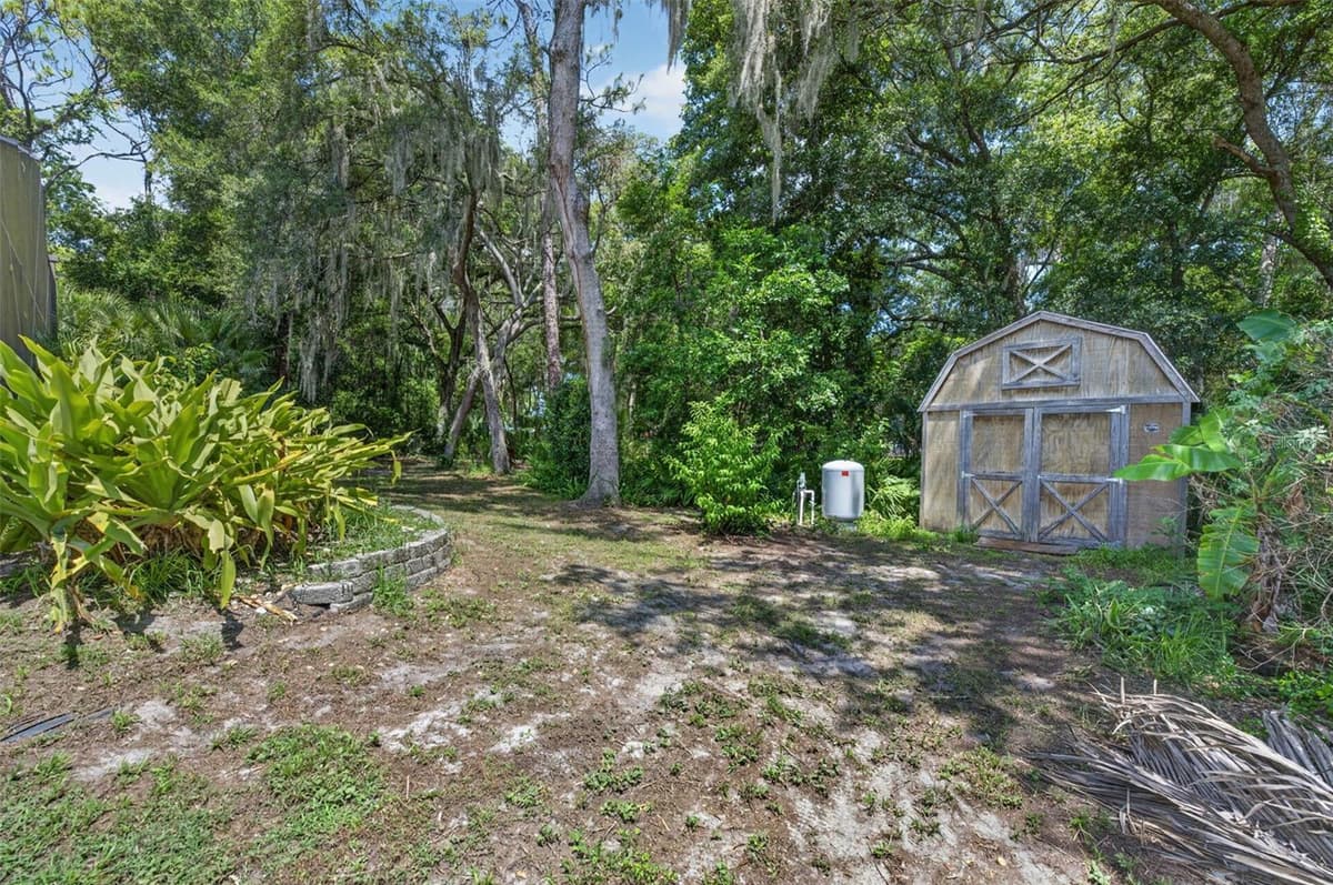 551 RYLANE STREET — photo 44 of 47