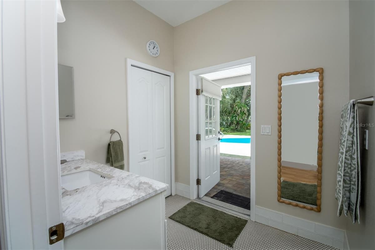 1605 GULF ROAD — photo 41 of 53