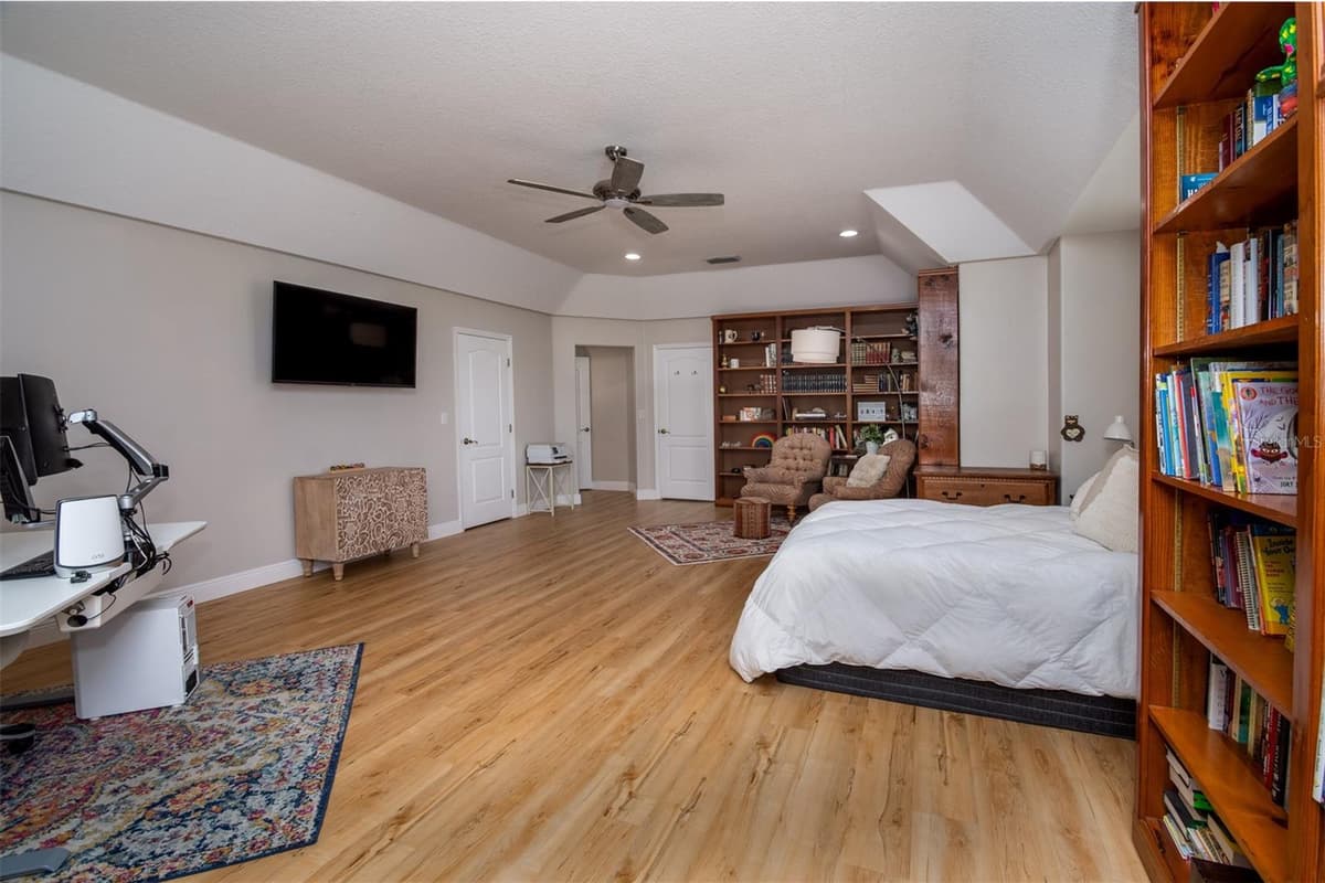 1605 GULF ROAD — photo 39 of 53