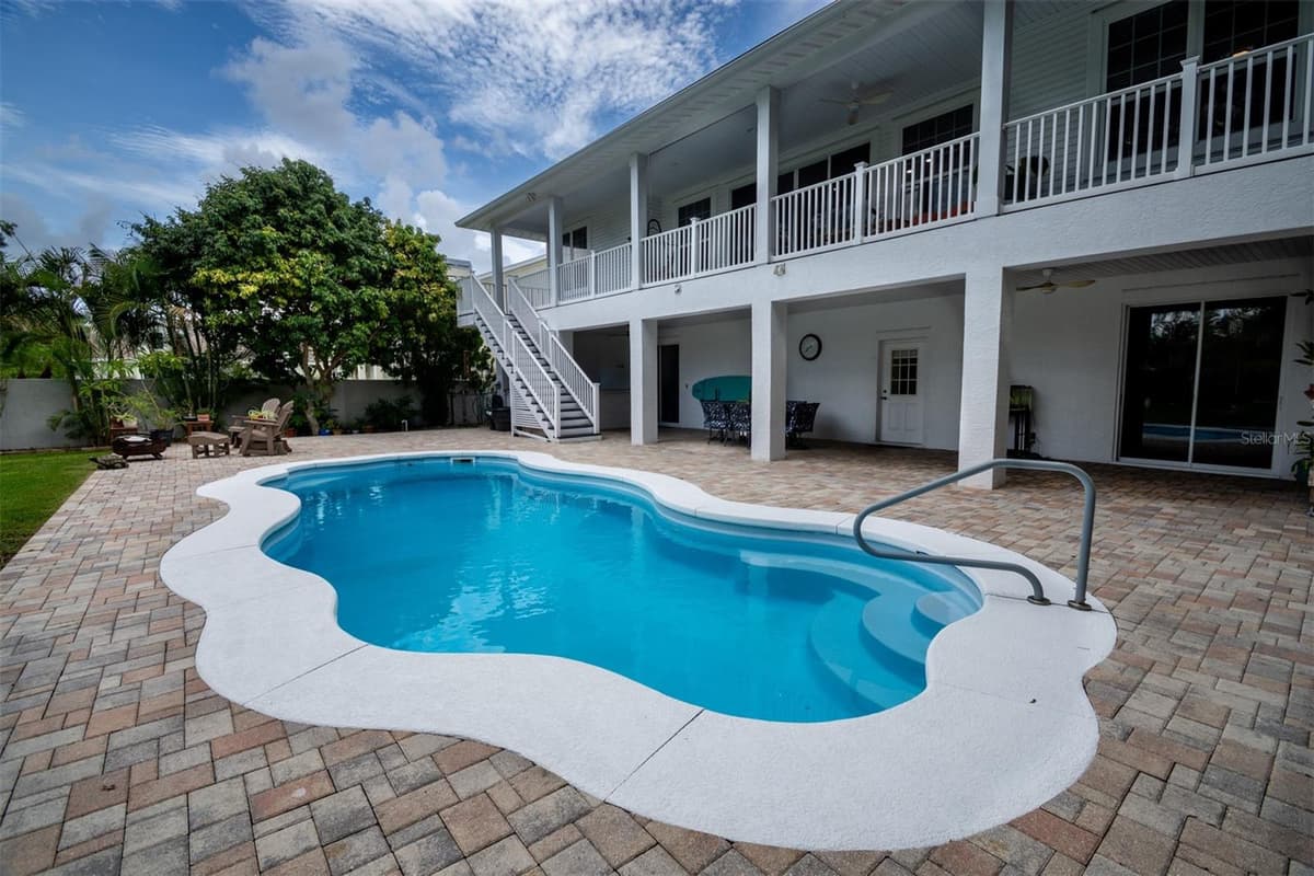 1605 GULF ROAD — photo 14 of 53