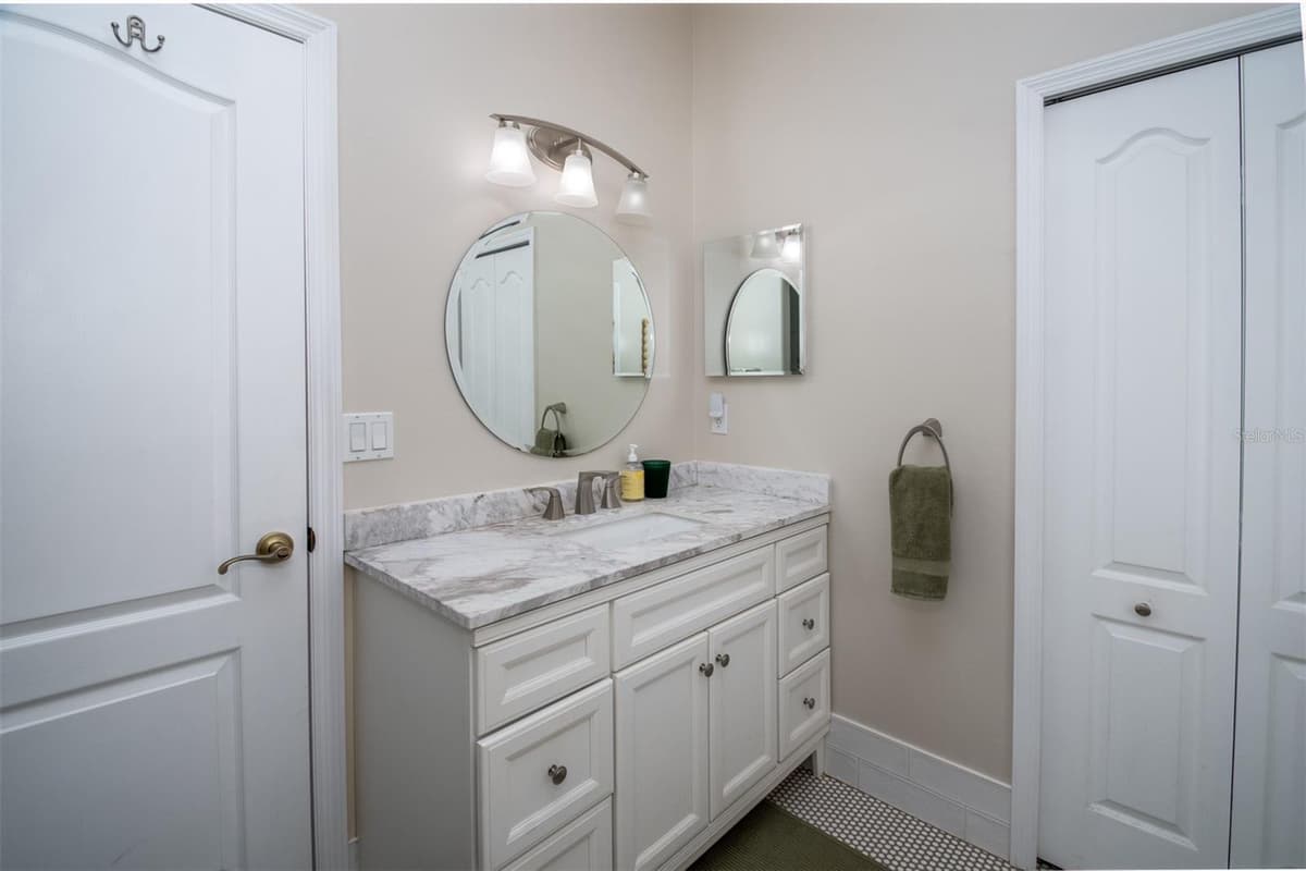 1605 GULF ROAD — photo 42 of 53