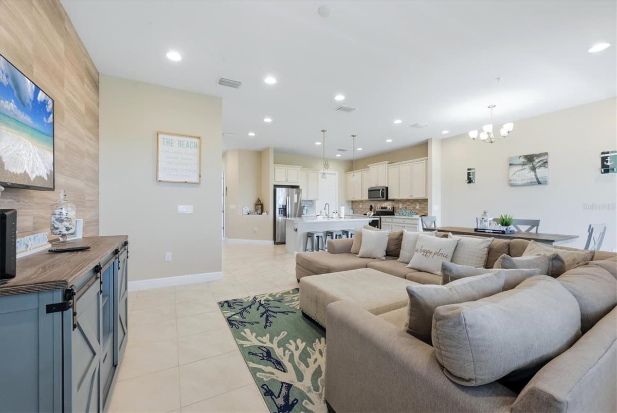 10425 PILOTHOUSE COURT — photo 6 of 57