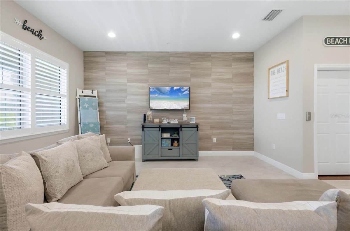 10425 PILOTHOUSE COURT — photo 8 of 57