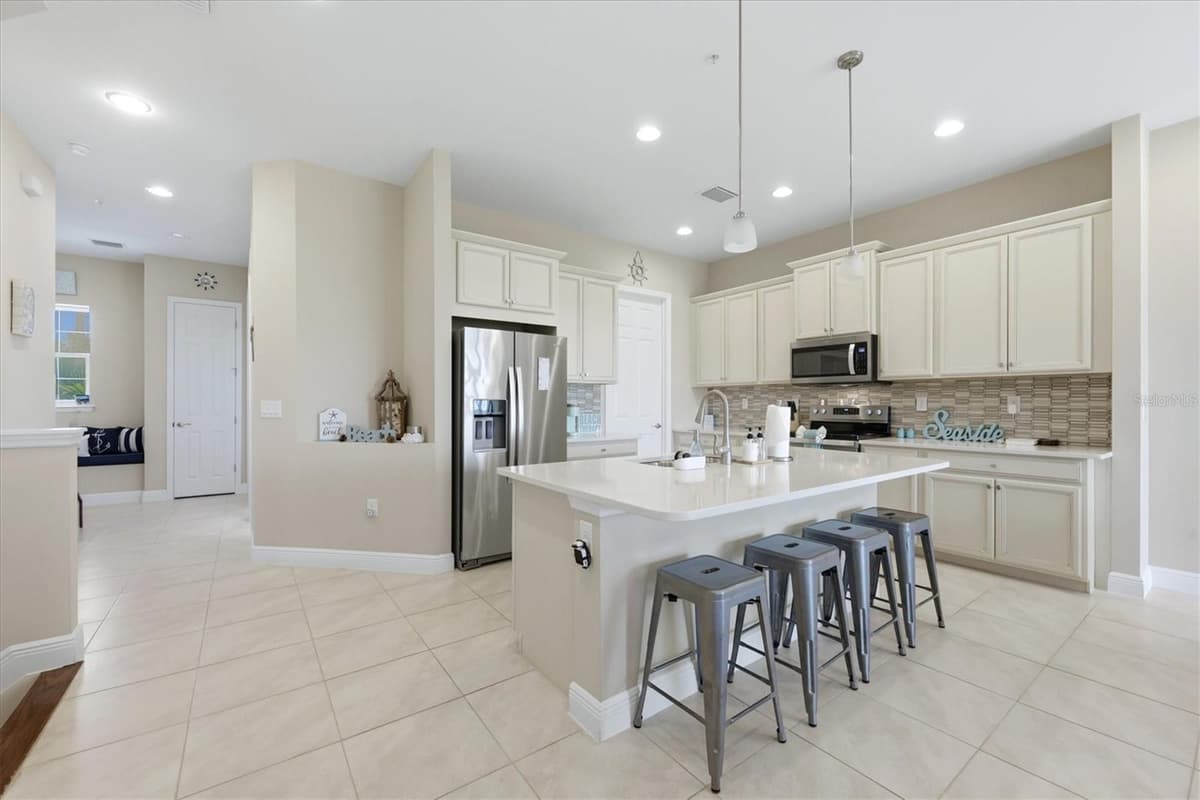 10425 PILOTHOUSE COURT — photo 11 of 57