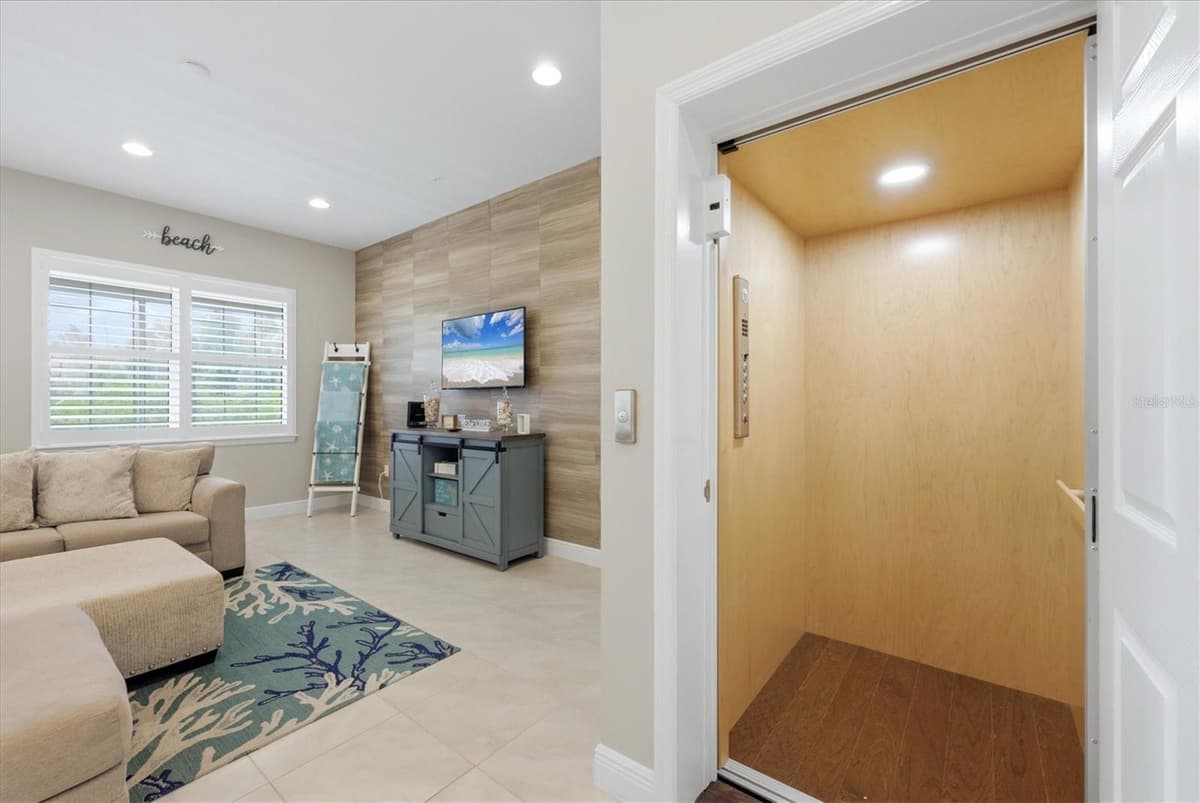 10425 PILOTHOUSE COURT — photo 9 of 57