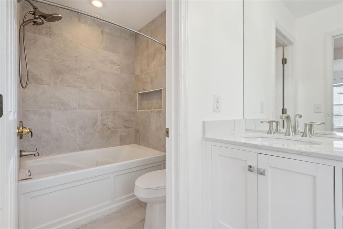 1102 GOLDENASTER COURT — photo 17 of 42