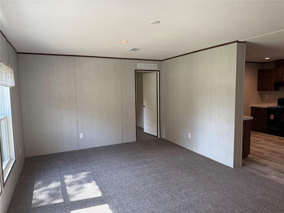 3320 ROYAL OAK DRIVE — photo 4 of 13