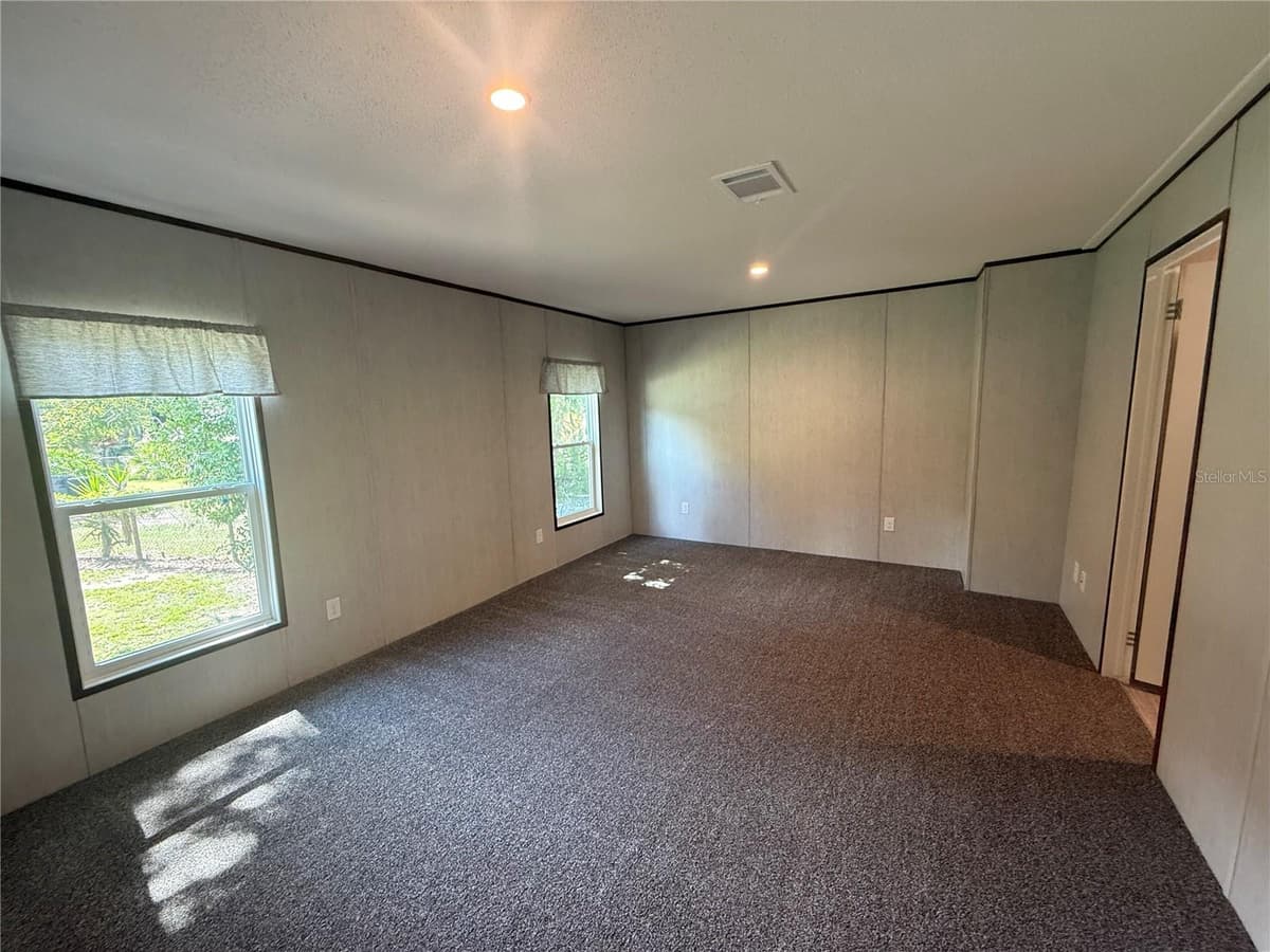 3320 ROYAL OAK DRIVE — photo 8 of 13