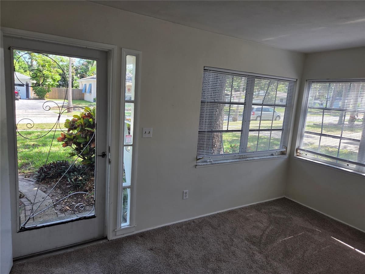 321 WILDWOOD WAY — photo 6 of 32