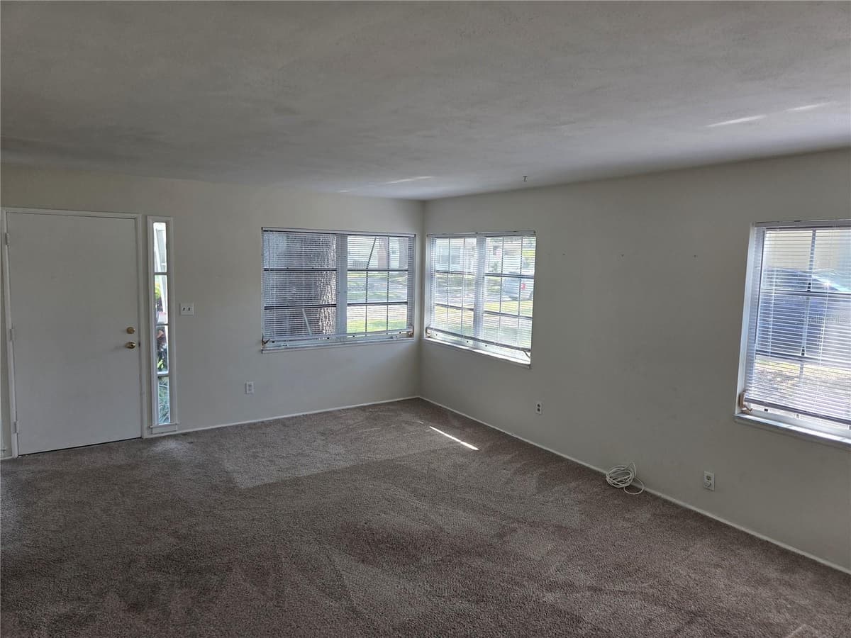 321 WILDWOOD WAY — photo 7 of 32