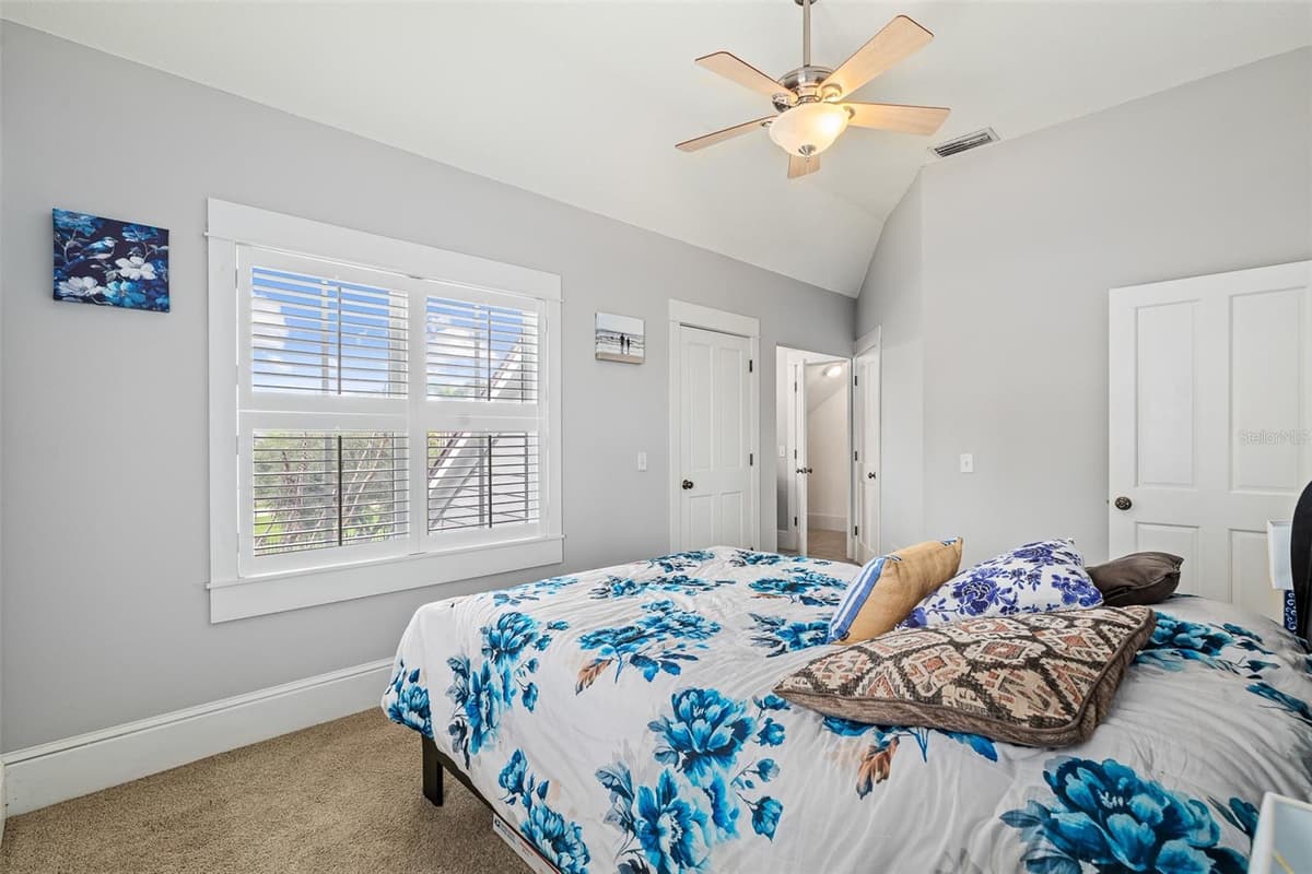 2 HICKORY LANE — photo 24 of 49