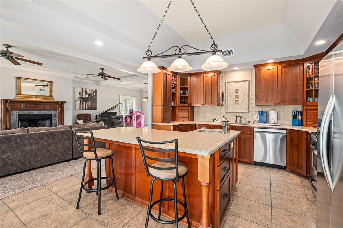 2 HICKORY LANE — photo 4 of 49