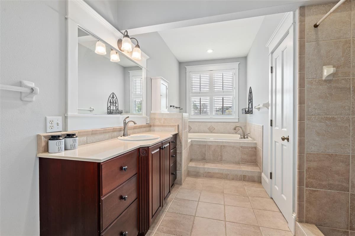 2 HICKORY LANE — photo 19 of 49
