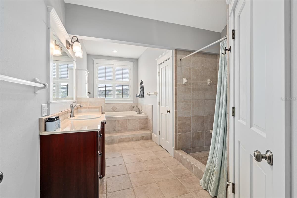 2 HICKORY LANE — photo 20 of 49