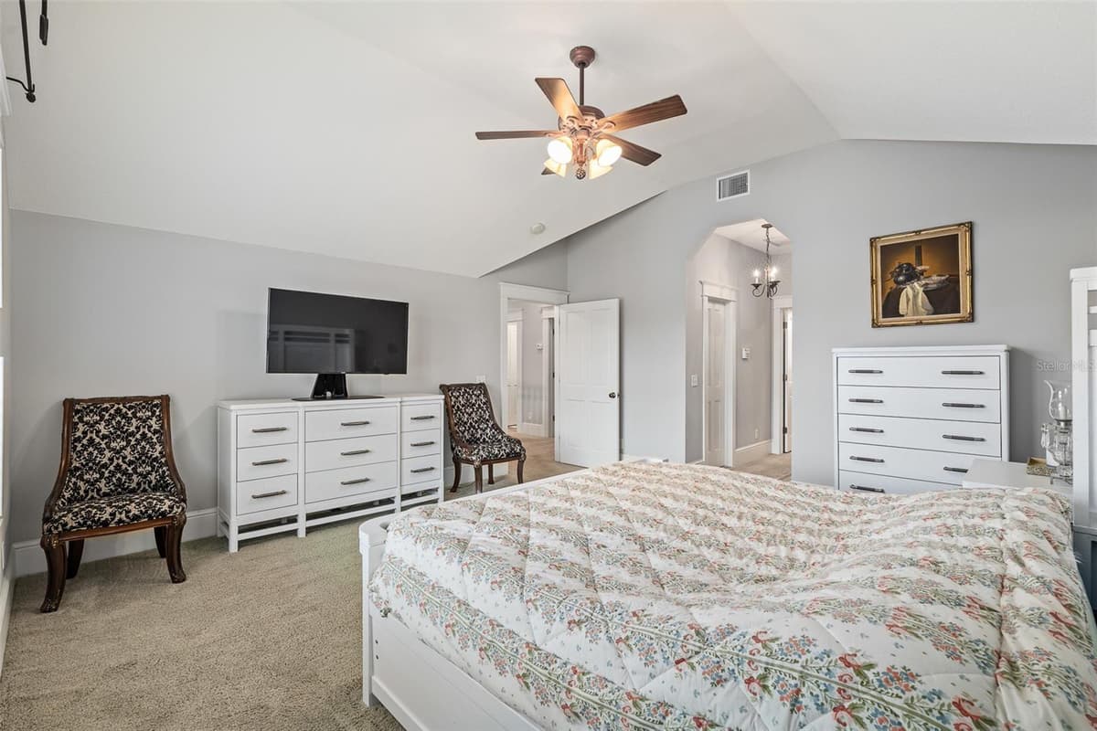 2 HICKORY LANE — photo 18 of 49