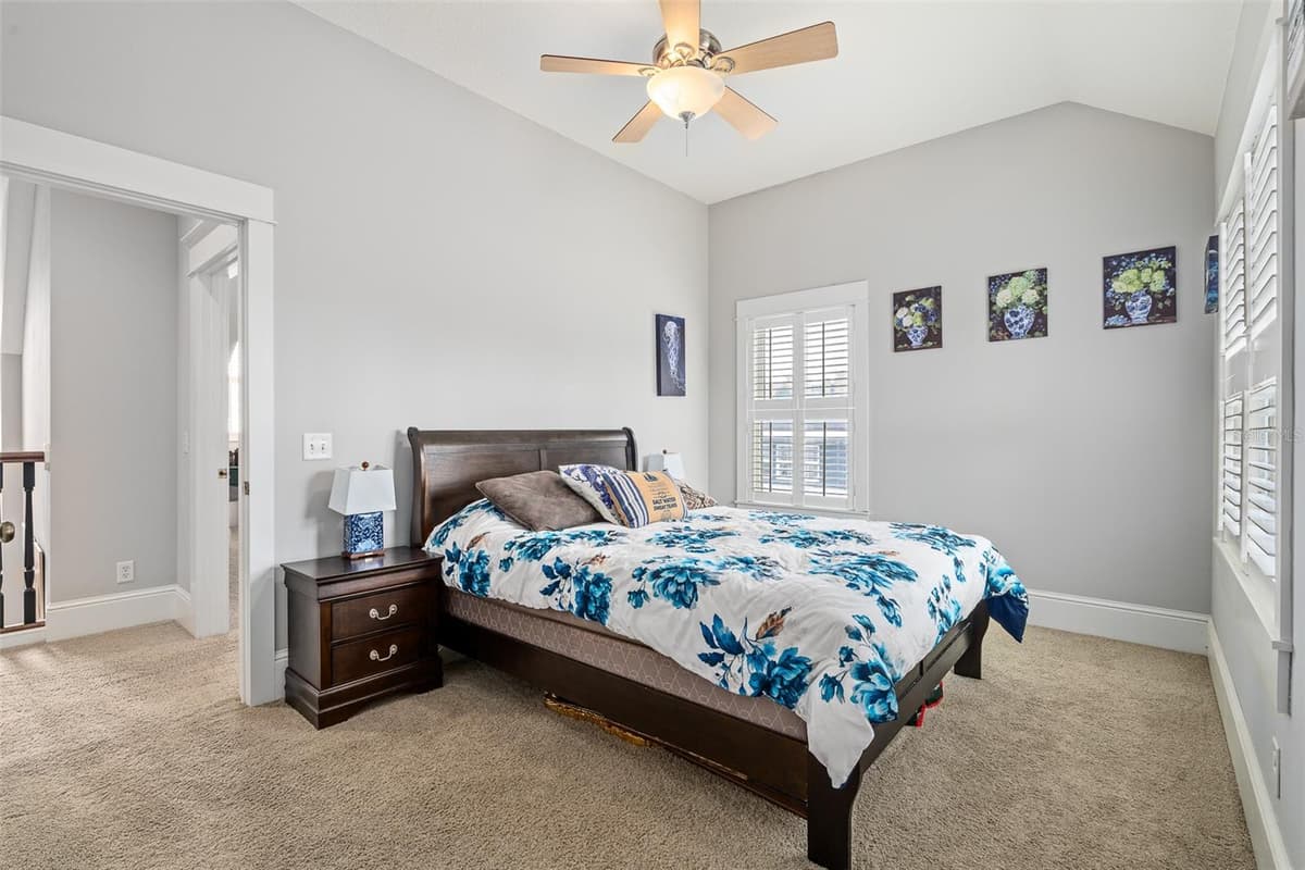 2 HICKORY LANE — photo 23 of 49