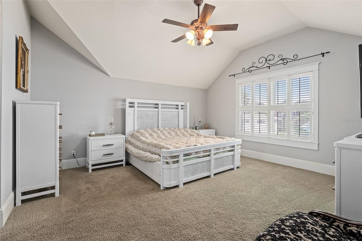 2 HICKORY LANE — photo 16 of 49
