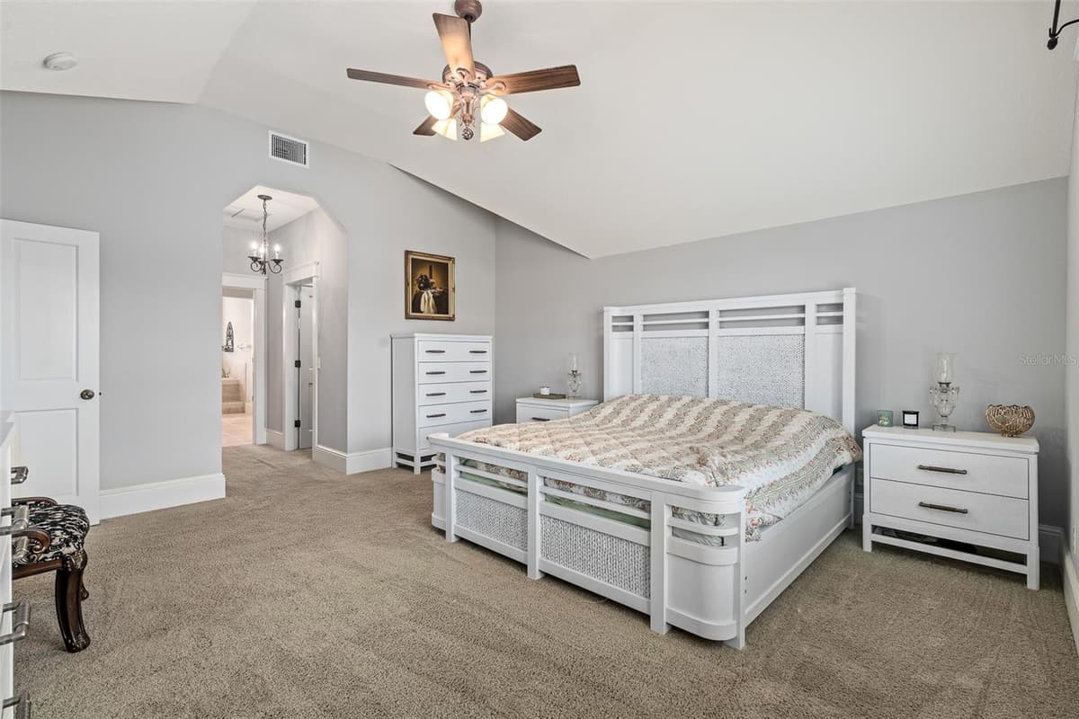 2 HICKORY LANE — photo 17 of 49