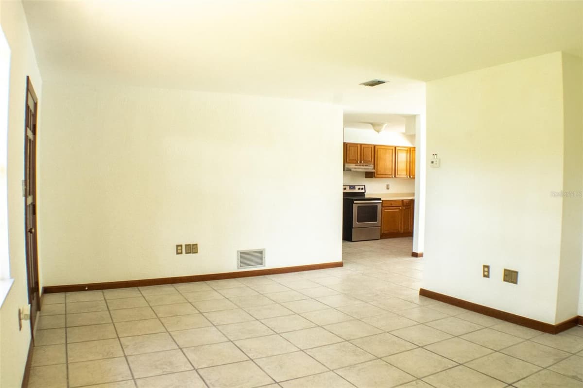 111 HIGHLAND STREET — photo 6 of 32