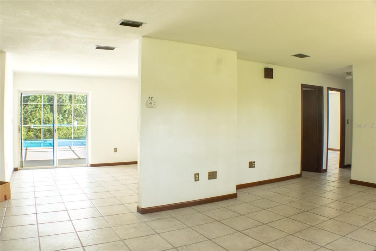 111 HIGHLAND STREET — photo 4 of 32