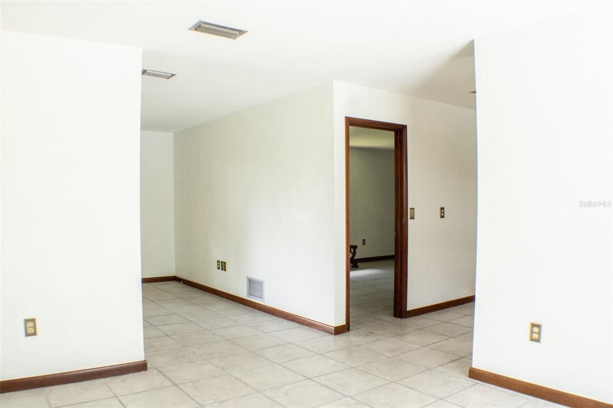 111 HIGHLAND STREET — photo 13 of 32