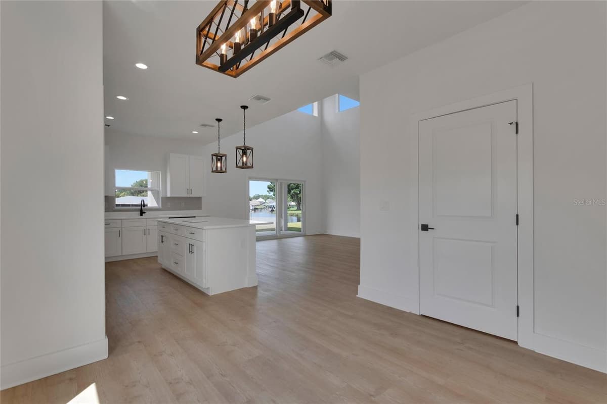 100 TUOMEY COURT — photo 16 of 48