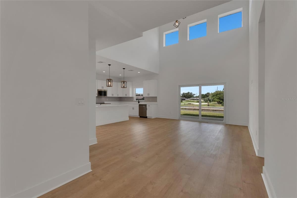 100 TUOMEY COURT — photo 11 of 48