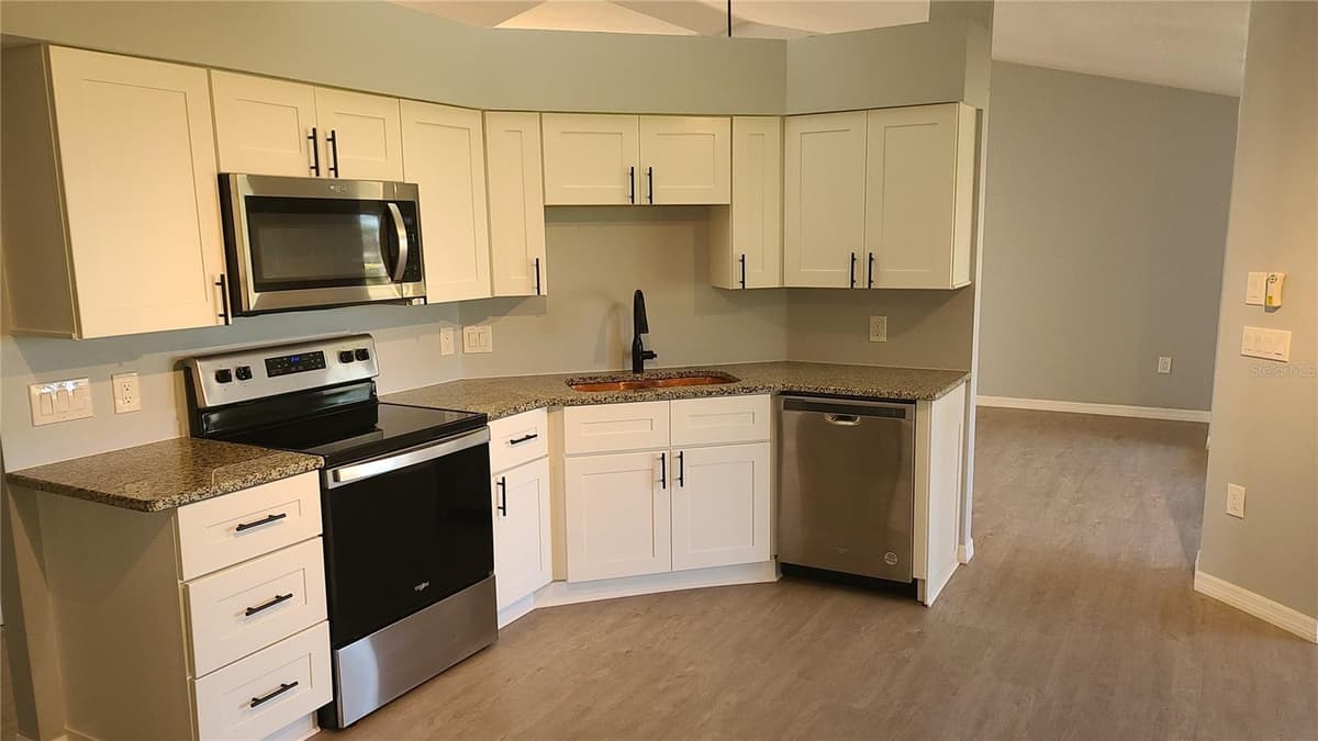 13 SEAWARD CIRCLE — photo 35 of 45